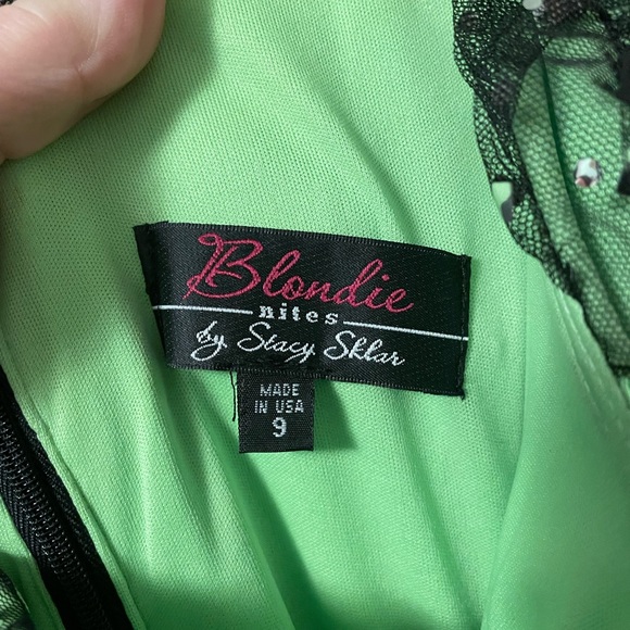 Blondie - Picture 2 of 6